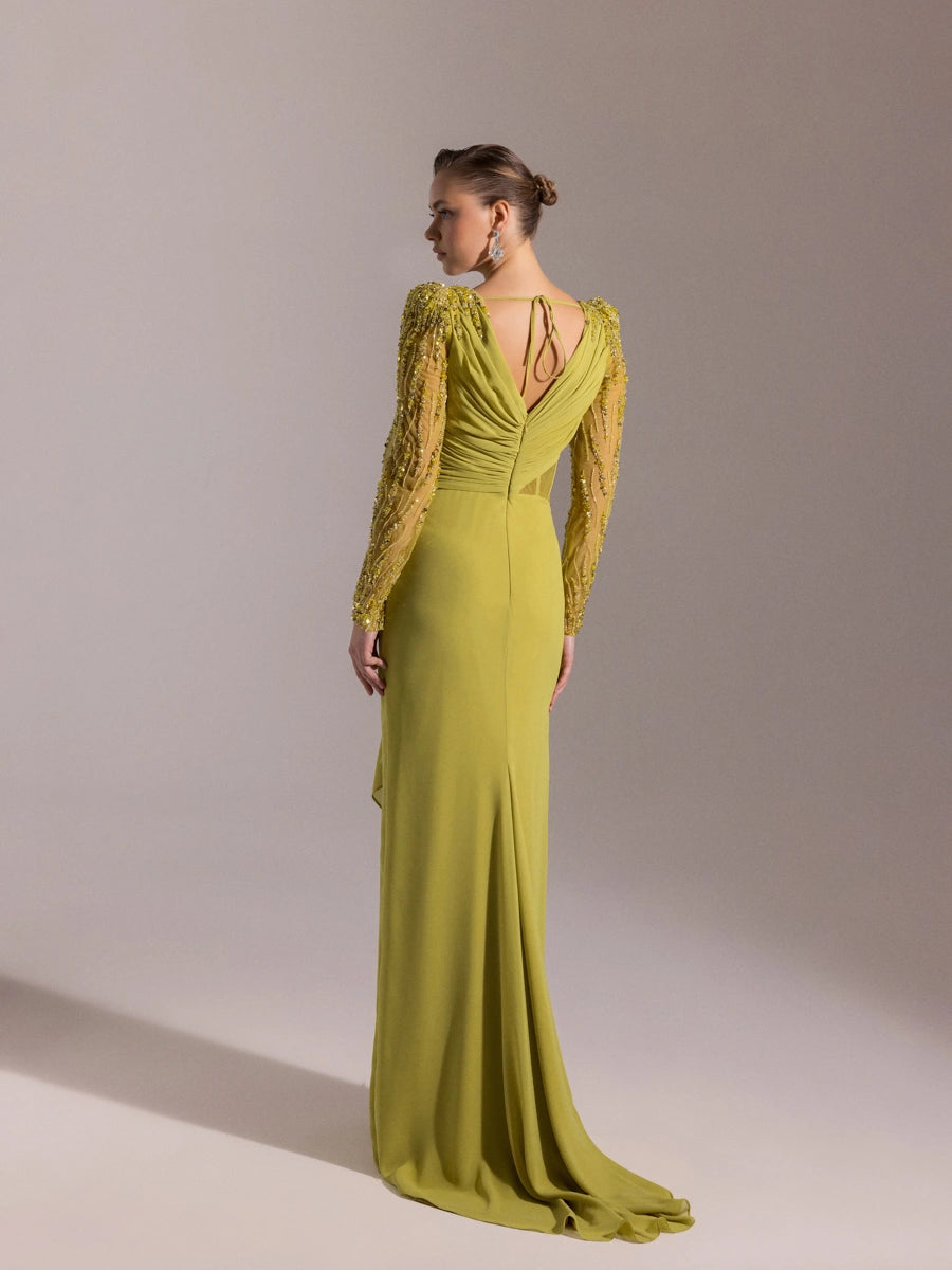 25066-V Yaka Omuzları İşlemeli Uzun Abiye Elbise