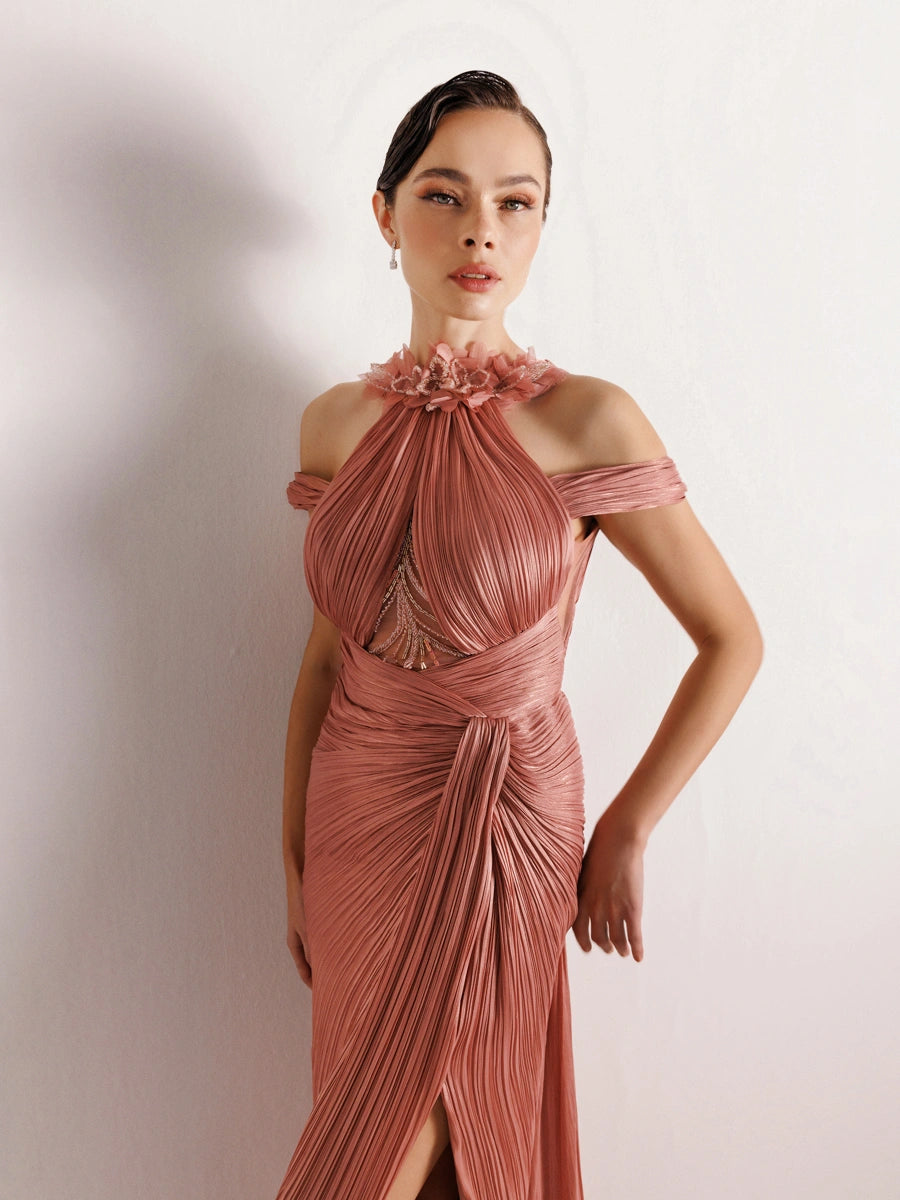 25074-Yakası Çiçekli Göğüs Dekoltesi İşlemeli Abiye Elbise