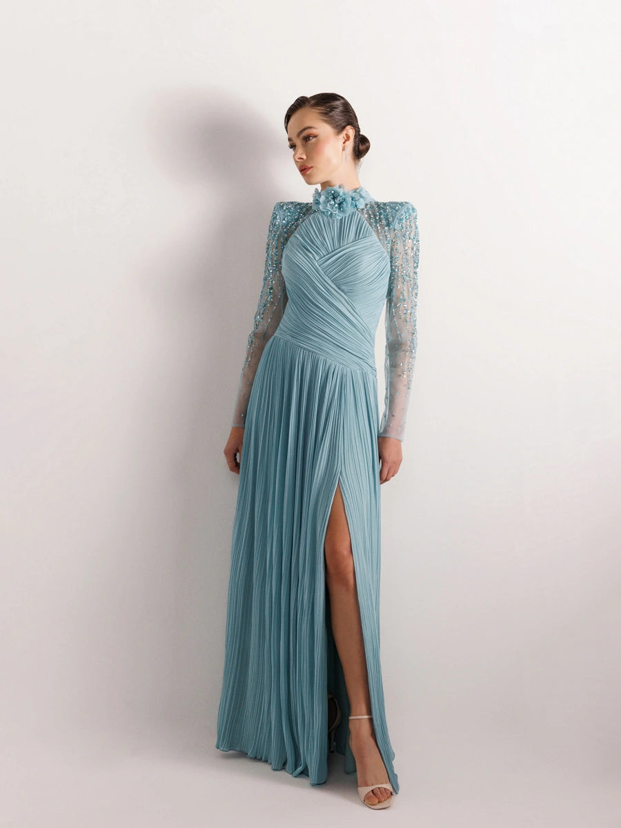 25076-Hakim Yaka İşleme ve Çiçek Detaylı Pliseli Abiye Elbise