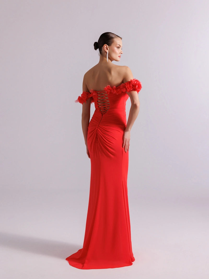 25080-Yakası Çiçek Süslemeli ve Pilise Detaylı Şifon Uzun Elbise