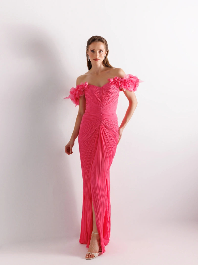 25081-Omuz Çiçek Detaylı Yırtmaçlı Elbise