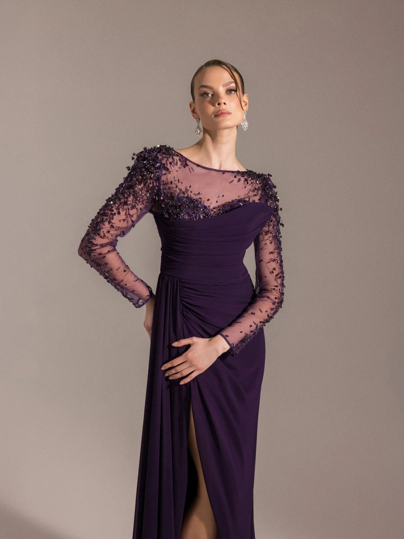 25082-Kolları İşlemeli Yanı Kuyruklu Abiye Elbise