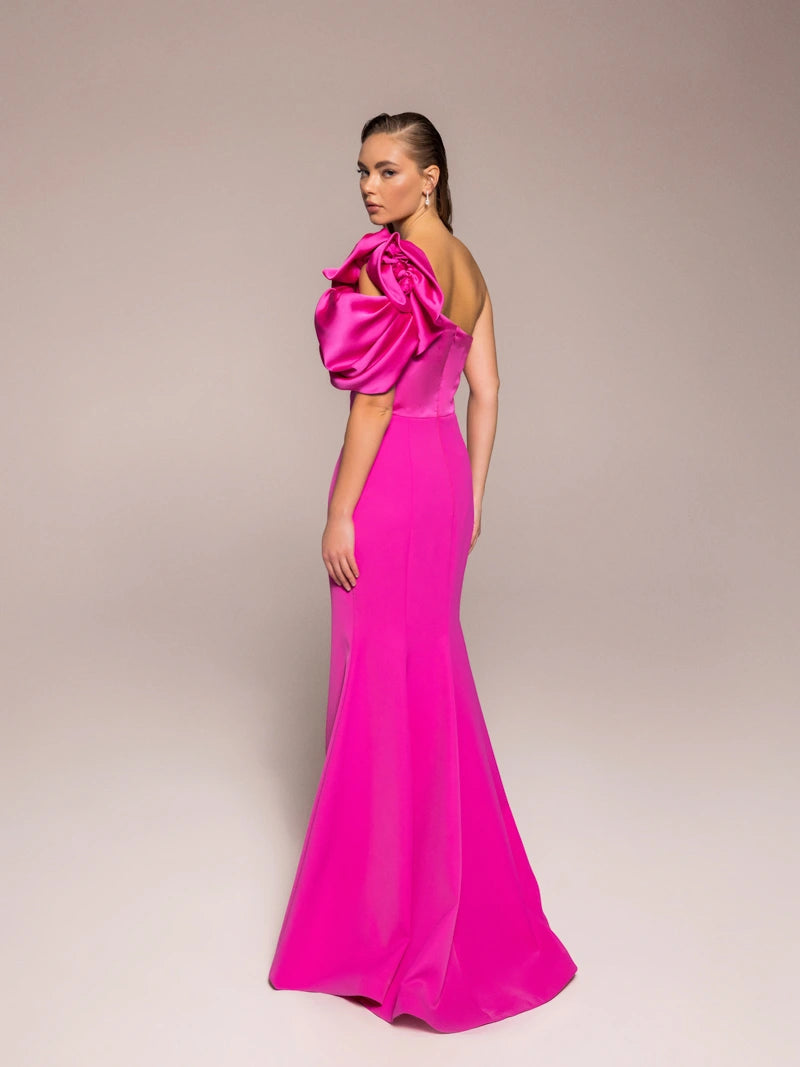 25089-Omuz Çiçekli Balık Elbise