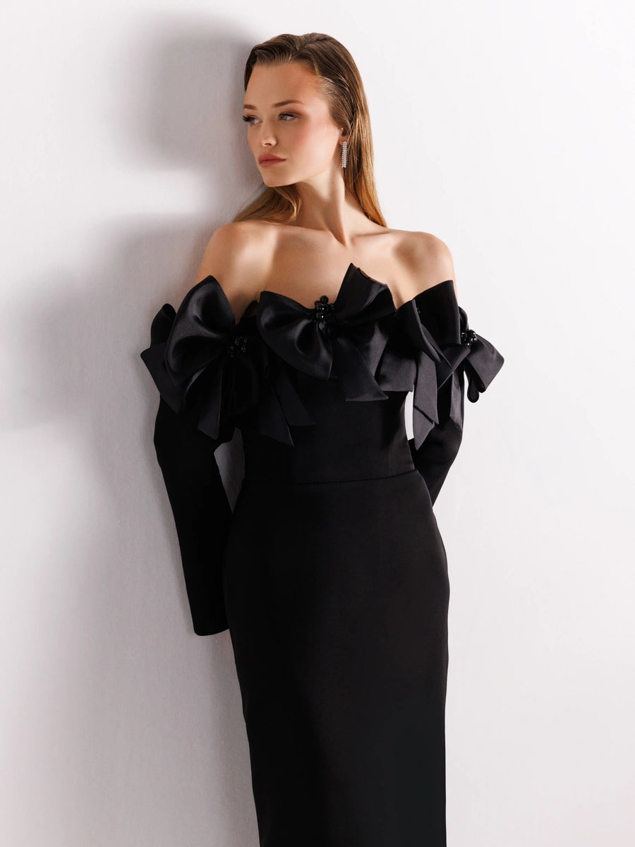 25103-Straplez Kollu Arka Yırtmaçlı Bilek Boy Abiye Elbise