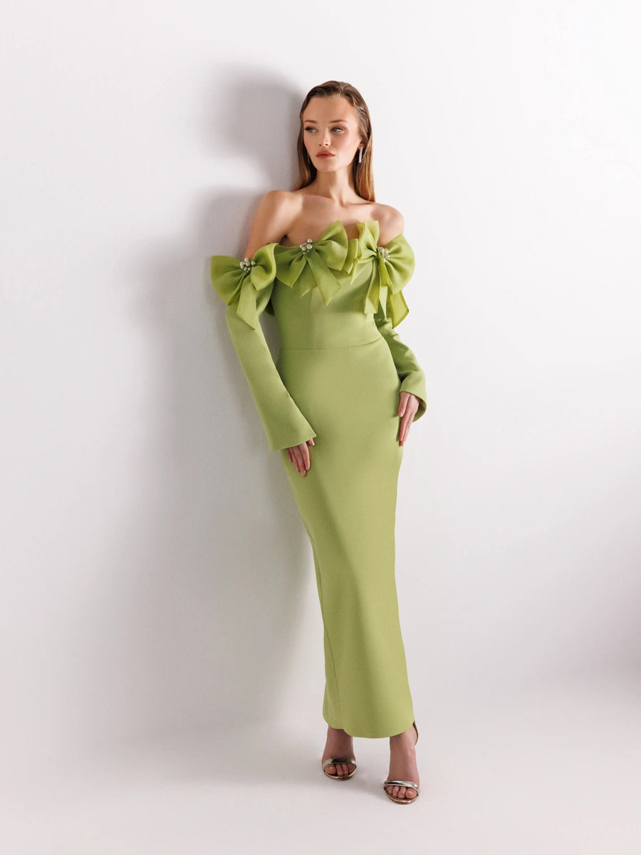 25103-Straplez Kollu Arka Yırtmaçlı Bilek Boy Abiye Elbise