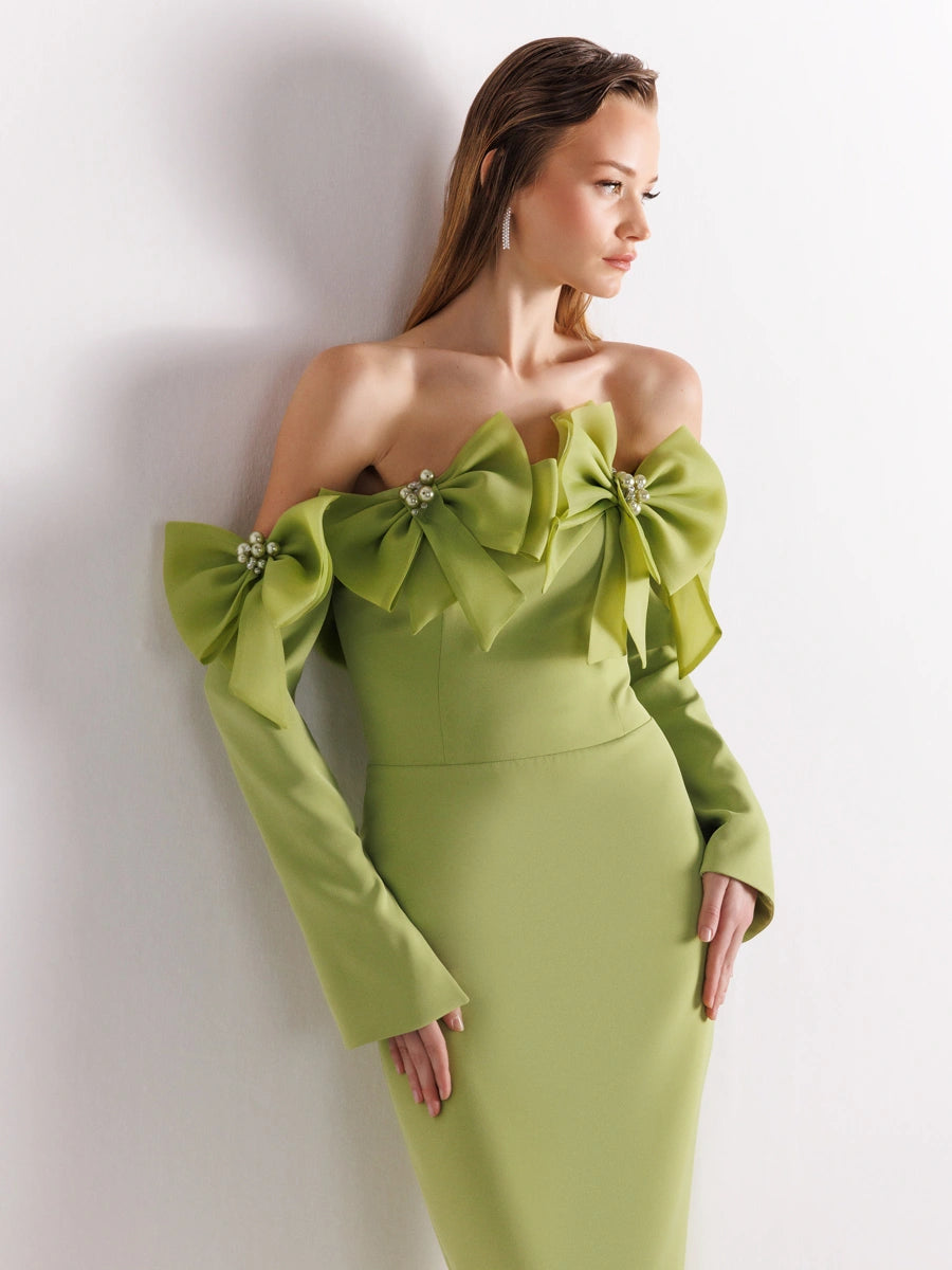 25103-Straplez Kollu Arka Yırtmaçlı Bilek Boy Abiye Elbise