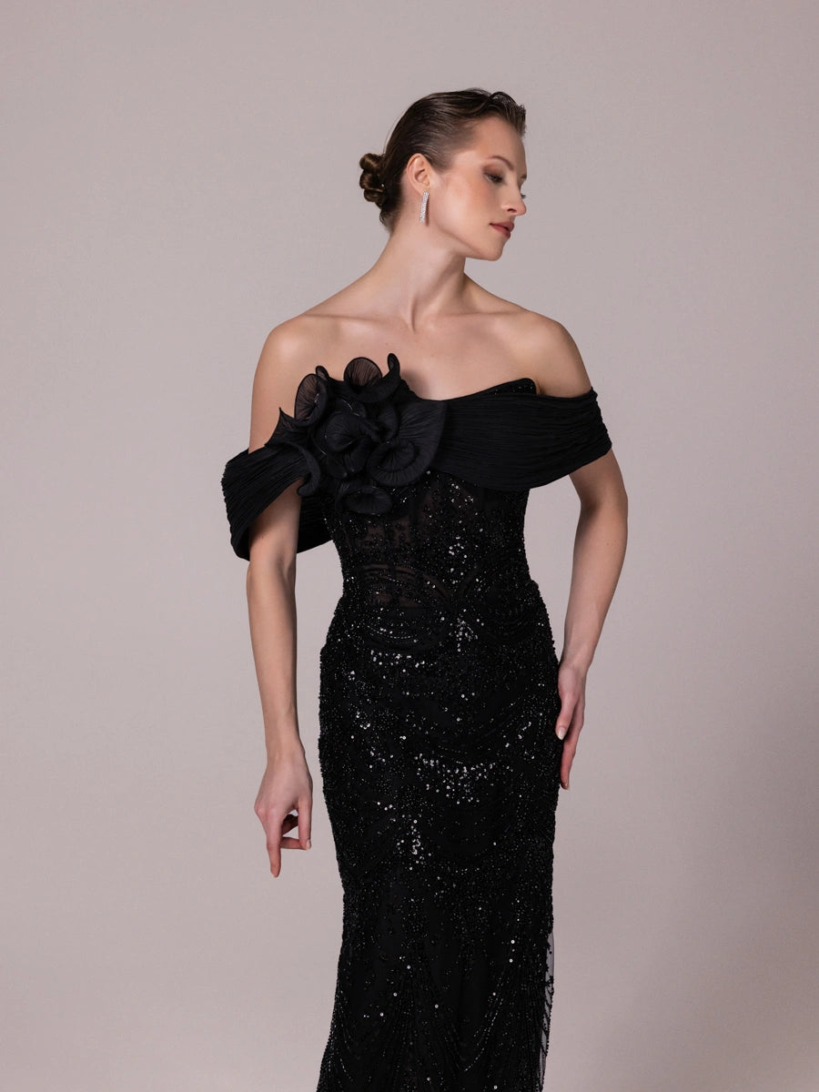 25106-Yakası Piliseli ve Çiçek Detaylı Balık Elbise