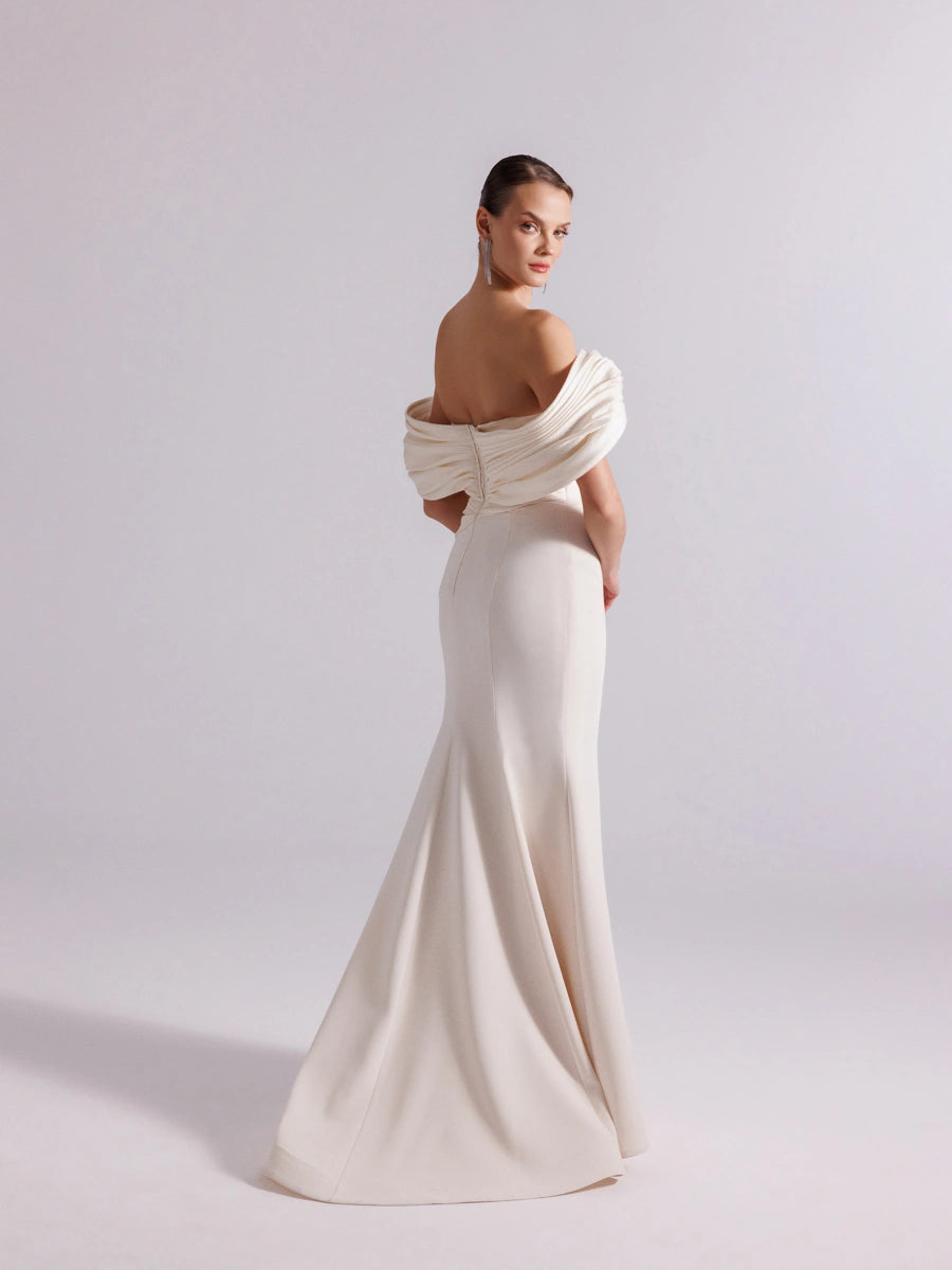 25108-Göğüs İşlemeli Drapeli Şal kol Balık Abiye Elbise