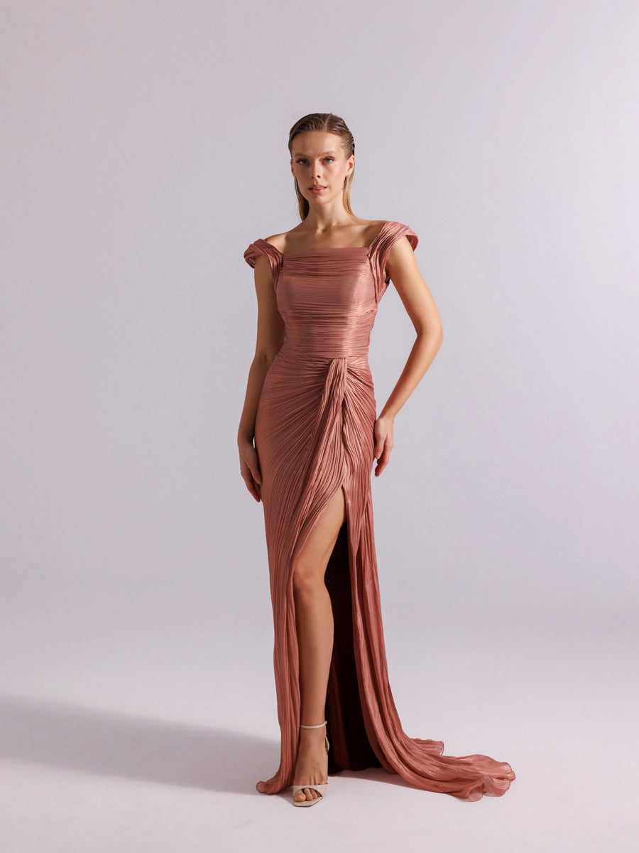 25113-Omuz Detaylı Pliseli Uzun Abiye Elbise