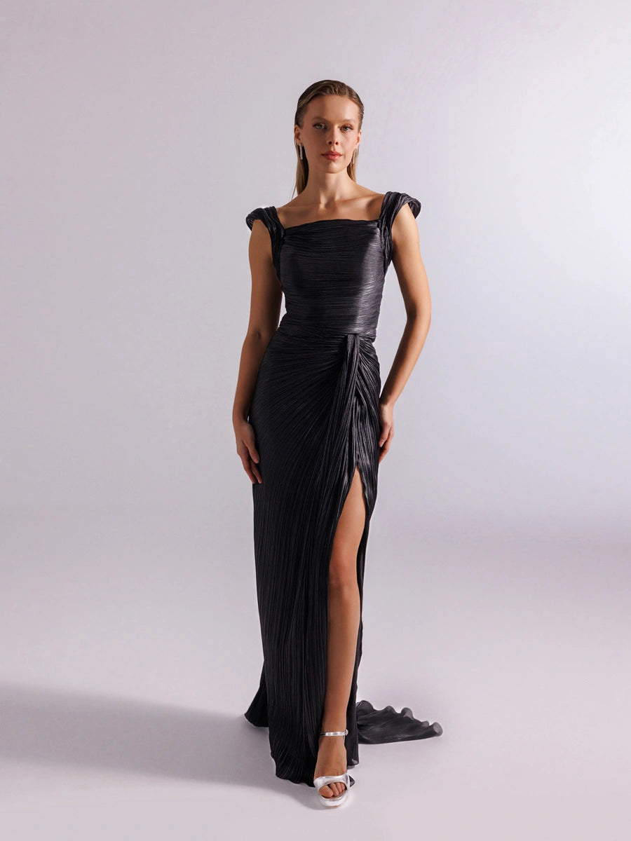 25113-Omuz Detaylı Pliseli Uzun Abiye Elbise