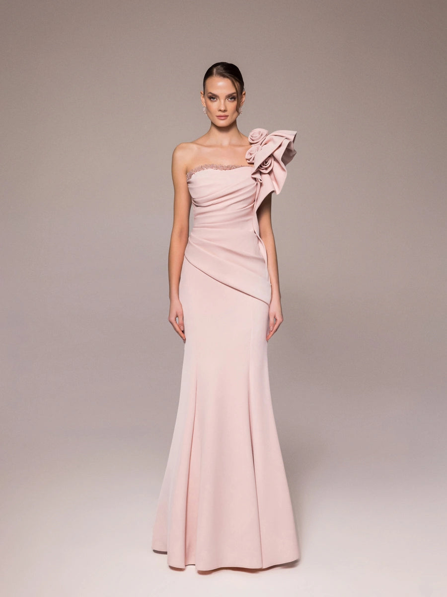 25120-Tek Omuzlu Gül Detaylı Drapeli Balık Abiye Elbise