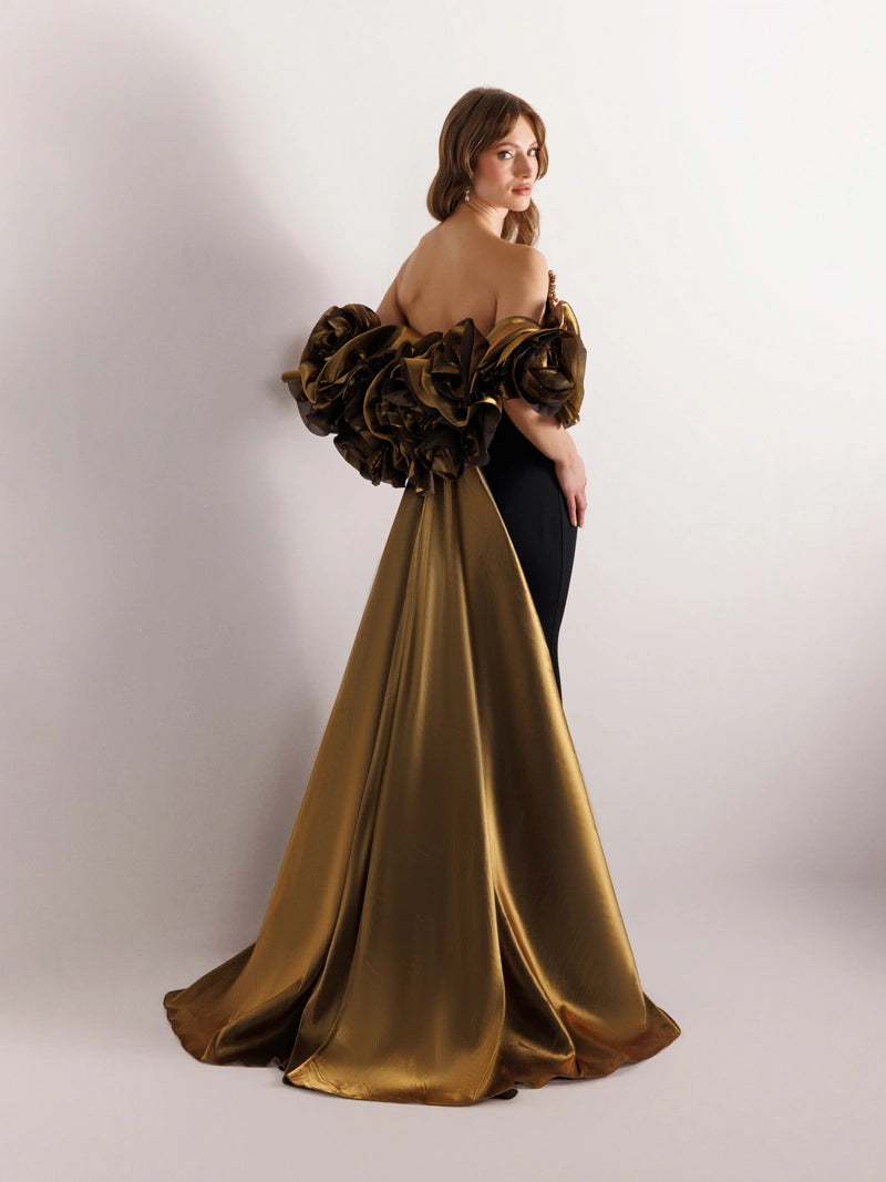 25123-Yakası İşlemeli Straplez Balık Elbise