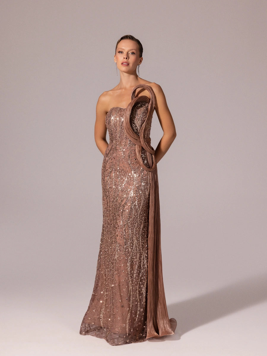 25132-Pilise Garnili Boncuk İşlemeli Balık Elbise