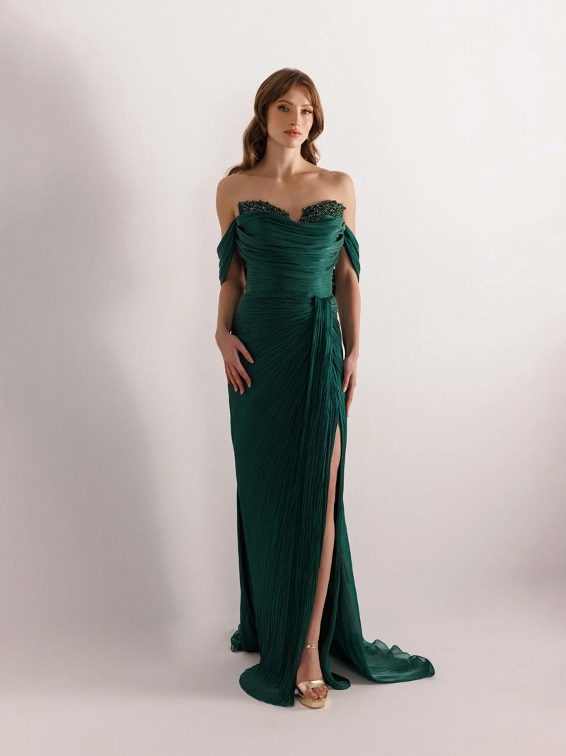 Göğüsü İşlemeli Straplez Pliseli Abiye Elbise yeşil renk önden görünüm