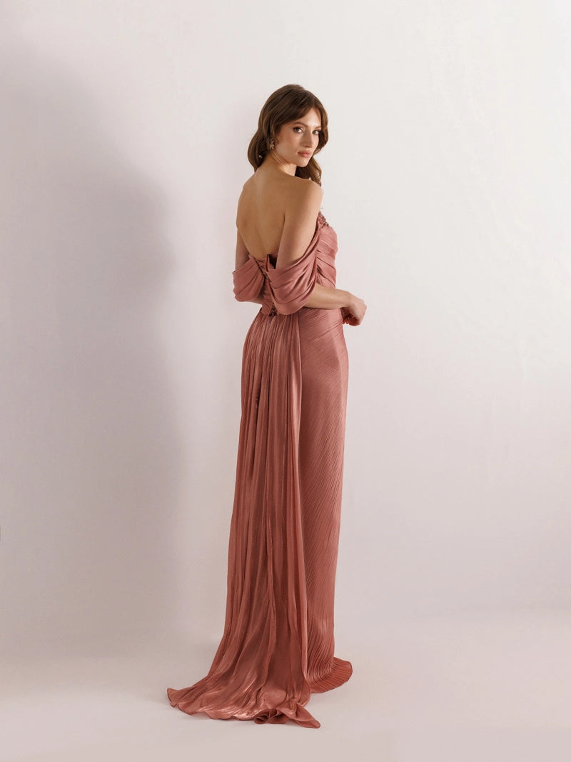 25153-Göğüsü İşlemeli Straplez Pliseli Abiye Elbise