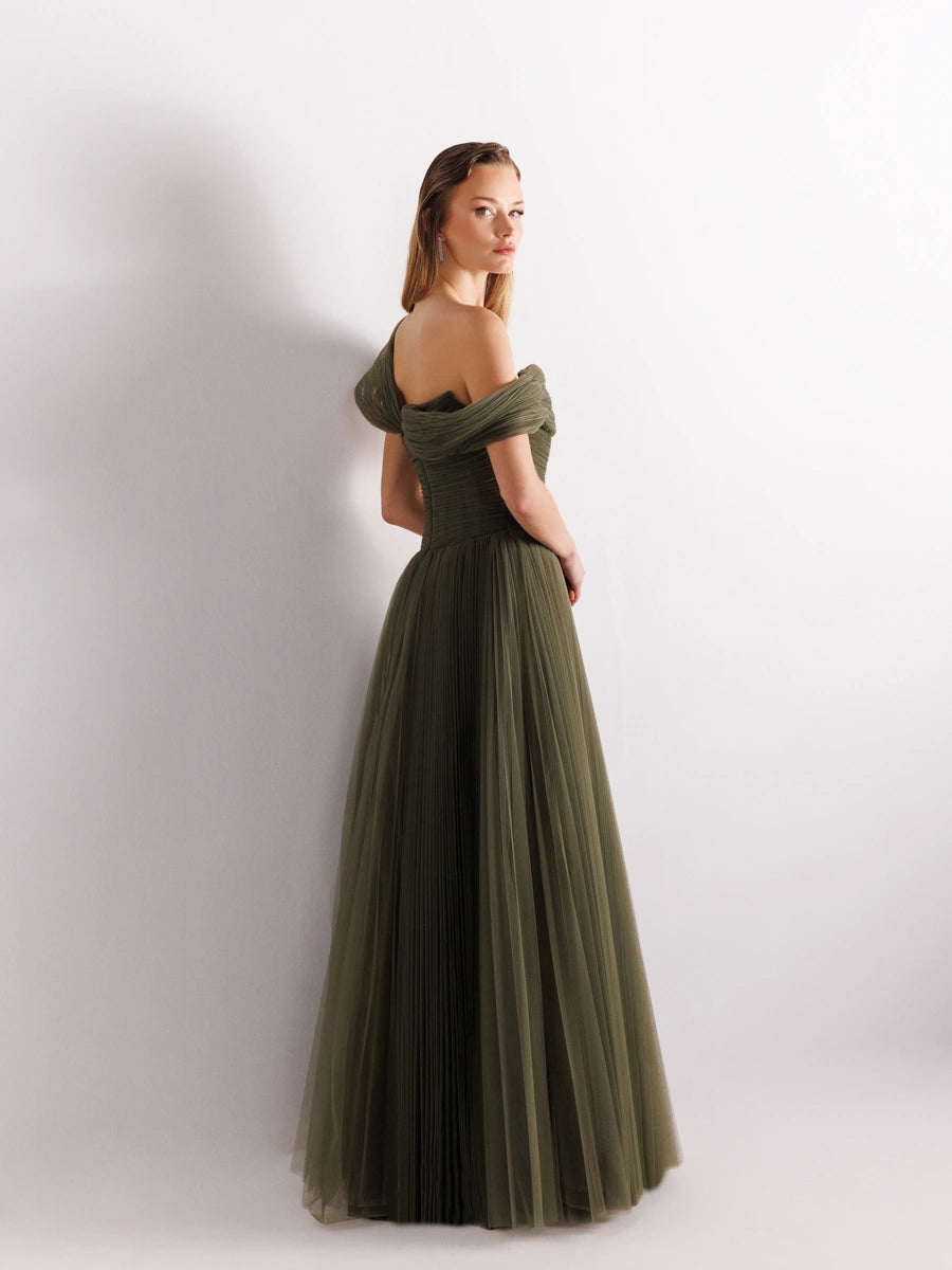 25168-Düşük Omuz Piliseli Kabarık Abiye Elbise