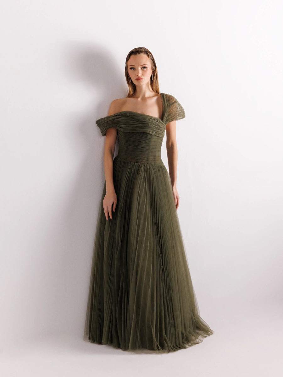 25168-Düşük Omuz Piliseli Kabarık Abiye Elbise