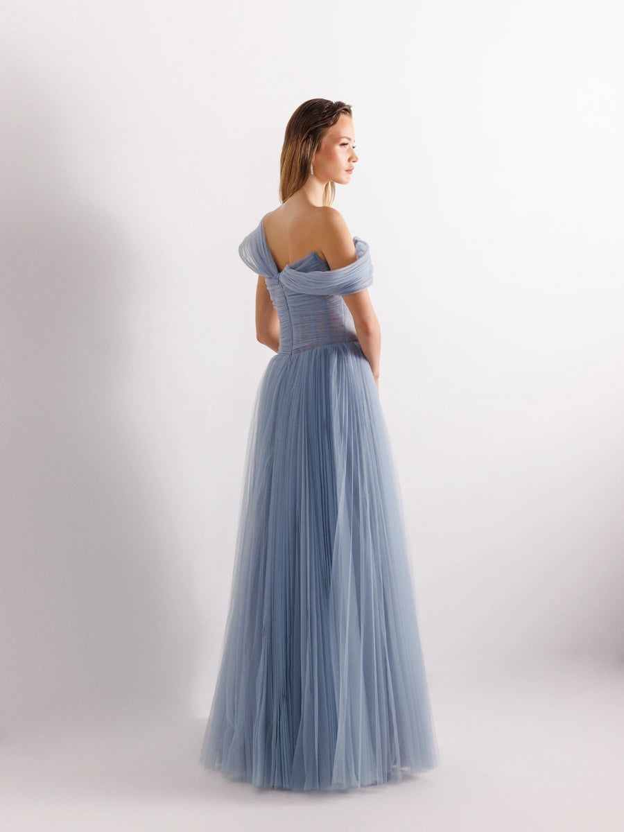 25168-Düşük Omuz Piliseli Kabarık Abiye Elbise