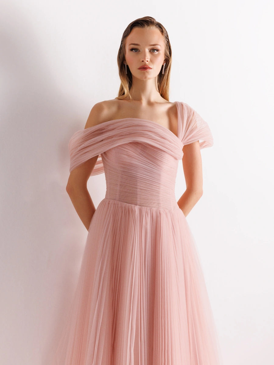 25168-Düşük Omuz Piliseli Kabarık Abiye Elbise