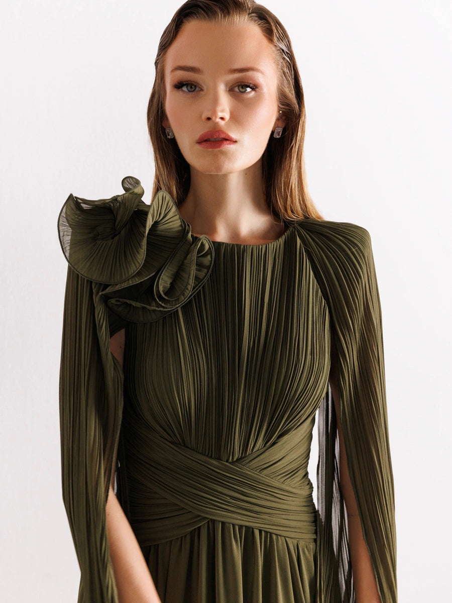 25175-Uzun Kol Kloş Aksesuarlı Uzun Abiye Elbise