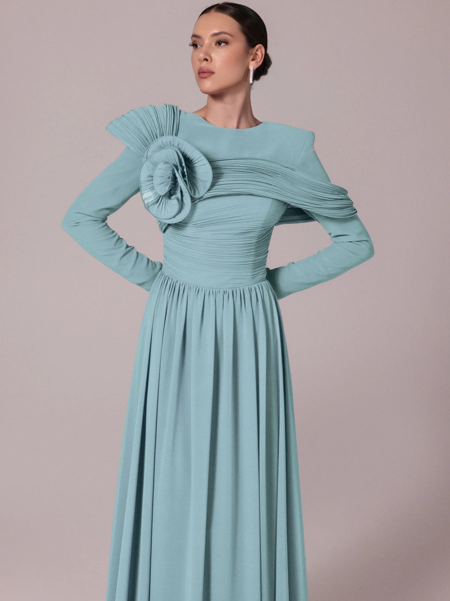 25204-Omuz Çiçek Detaylı Kloş Tesettür Abiye Elbise