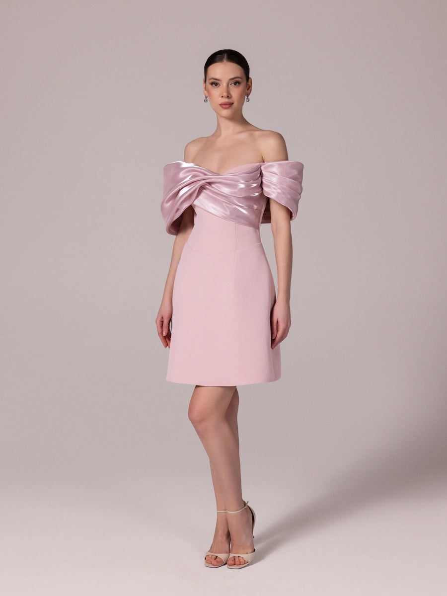 25301-Yakası Organze Detaylı Straplez Krep Mini Elbise