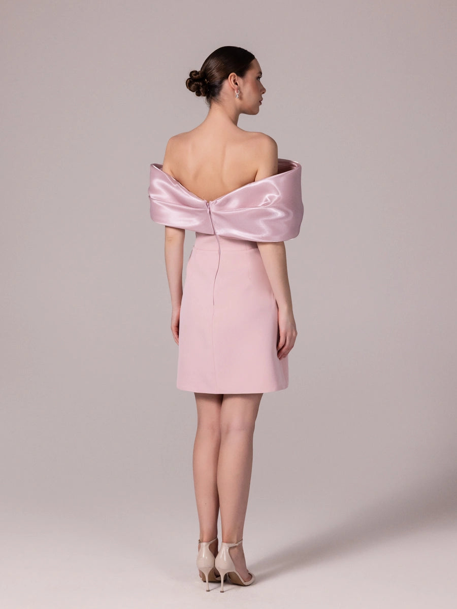 25301-Yakası Organze Detaylı Straplez Krep Mini Elbise