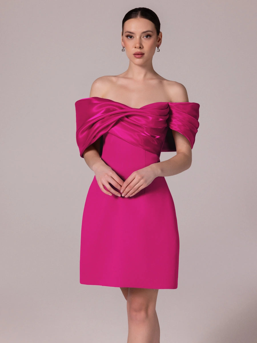 25301-Yakası Organze Detaylı Straplez Krep Mini Elbise