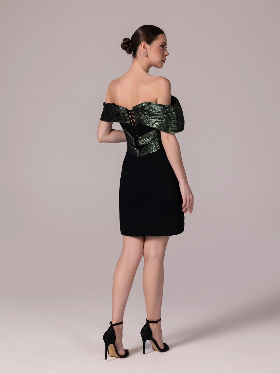 25304-Parlak Kumaş Garnili Yakası İşlemeli Mini Elbise