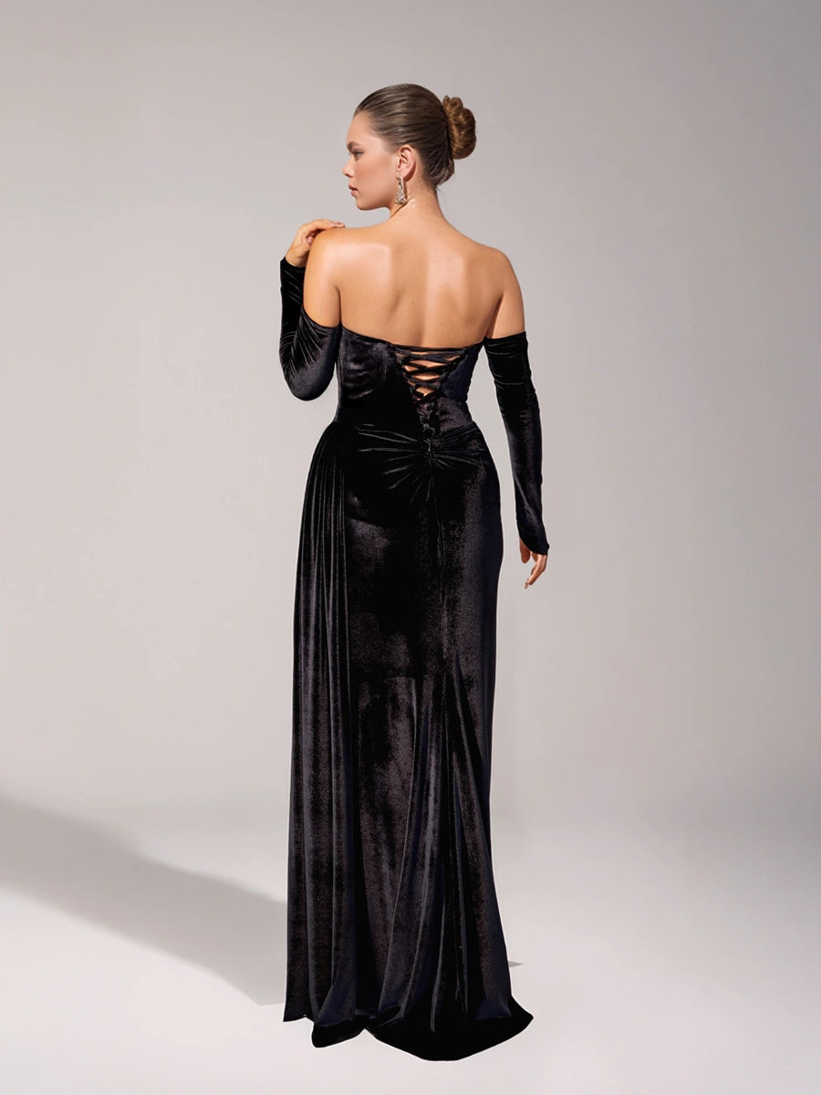 25402-Straplez Degaje Yaka Drapeli Kuyruk Detaylı Abiye Elbise