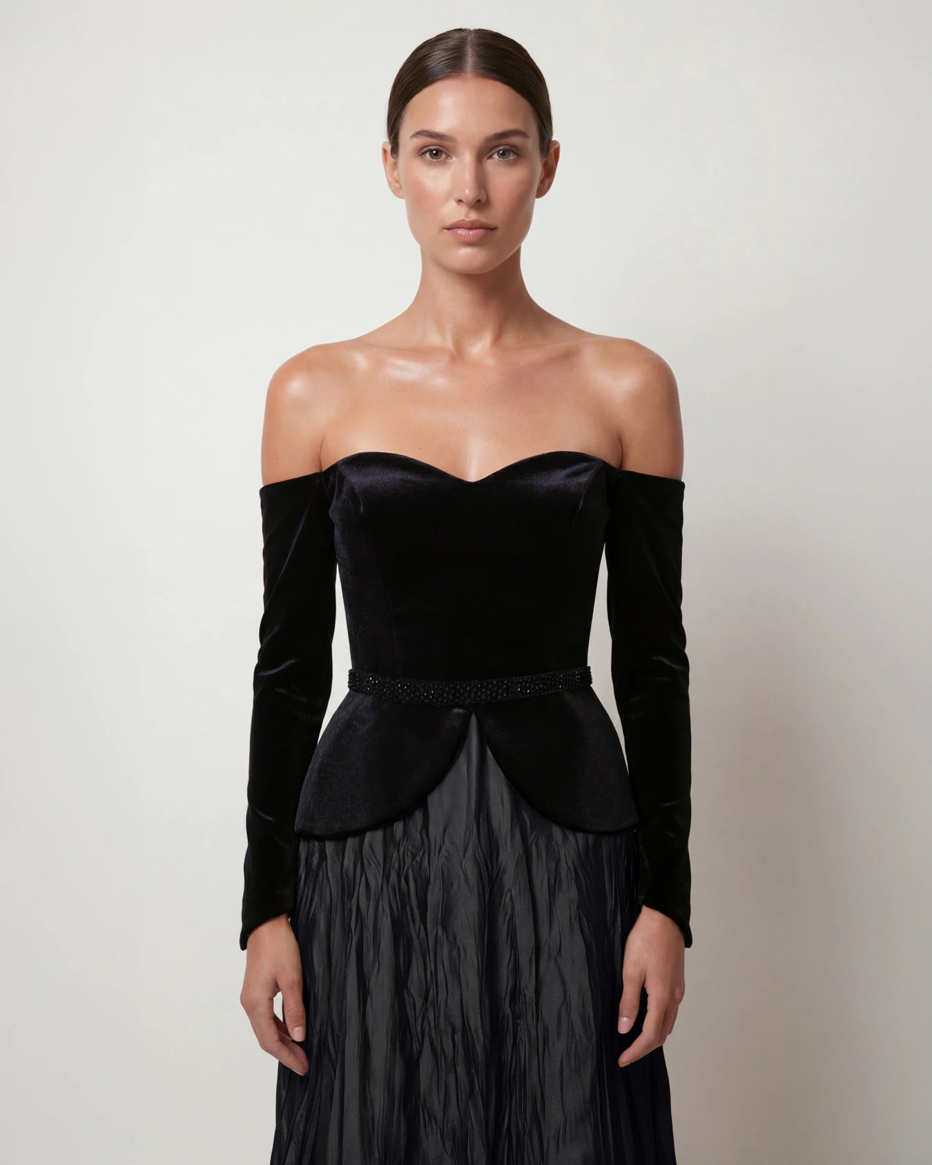 25408-Kadife Büstiyer Garnili Beli Taş İşlemeli Uzun Abiye Elbise