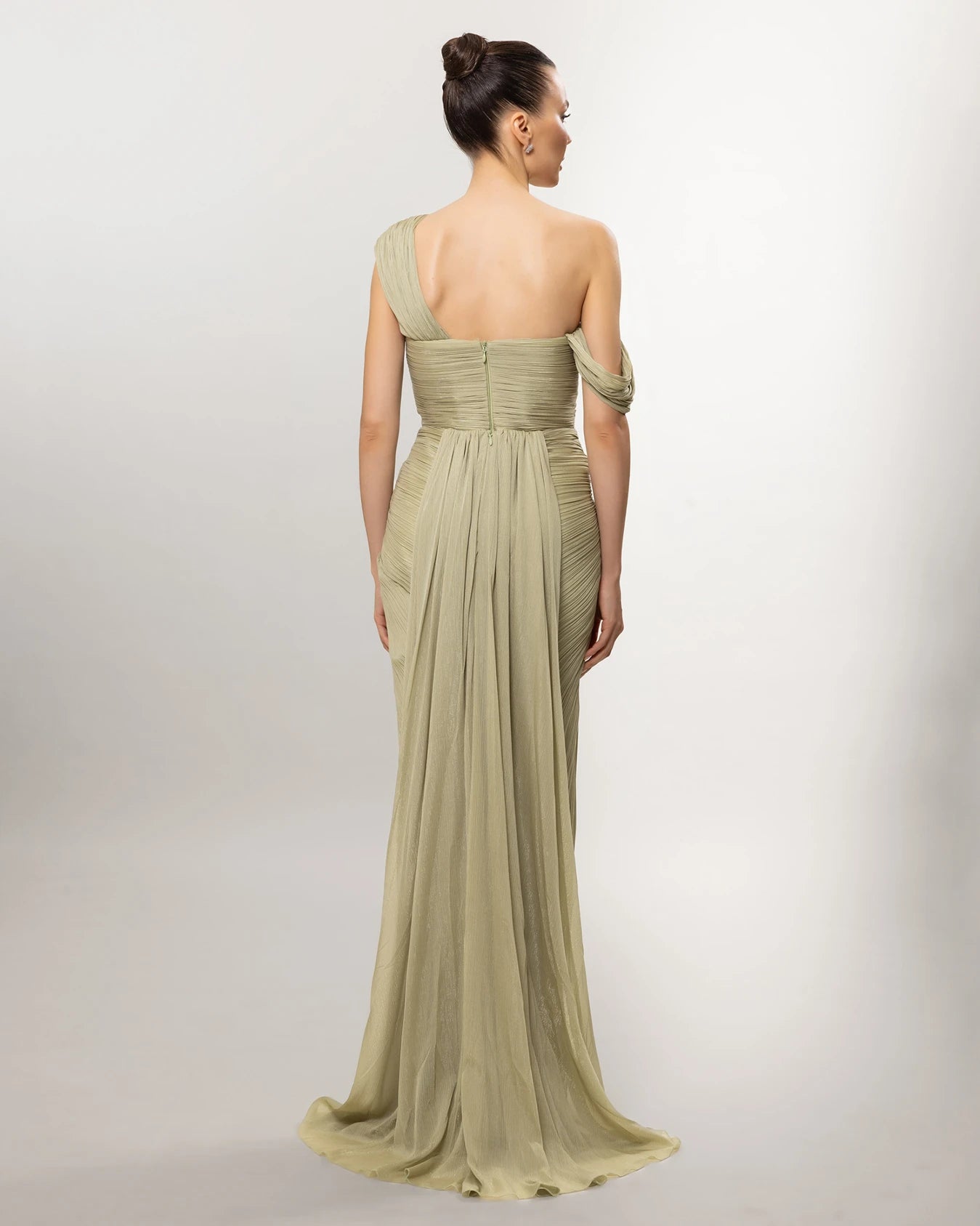 26012-Asimetrik Yaka Drapeli Uzun Abiye Elbise