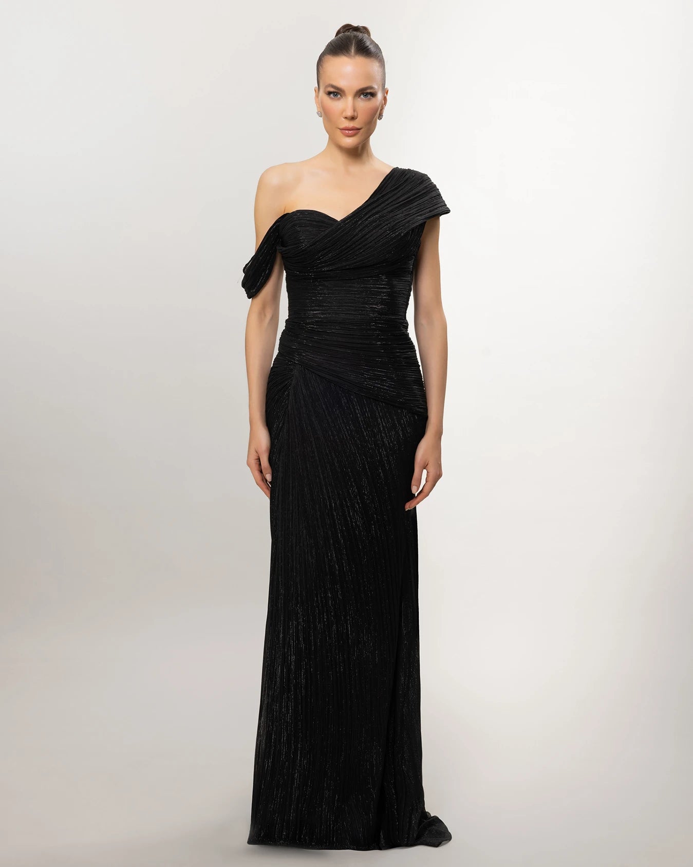 26012-Asimetrik Yaka Drapeli Uzun Abiye Elbise