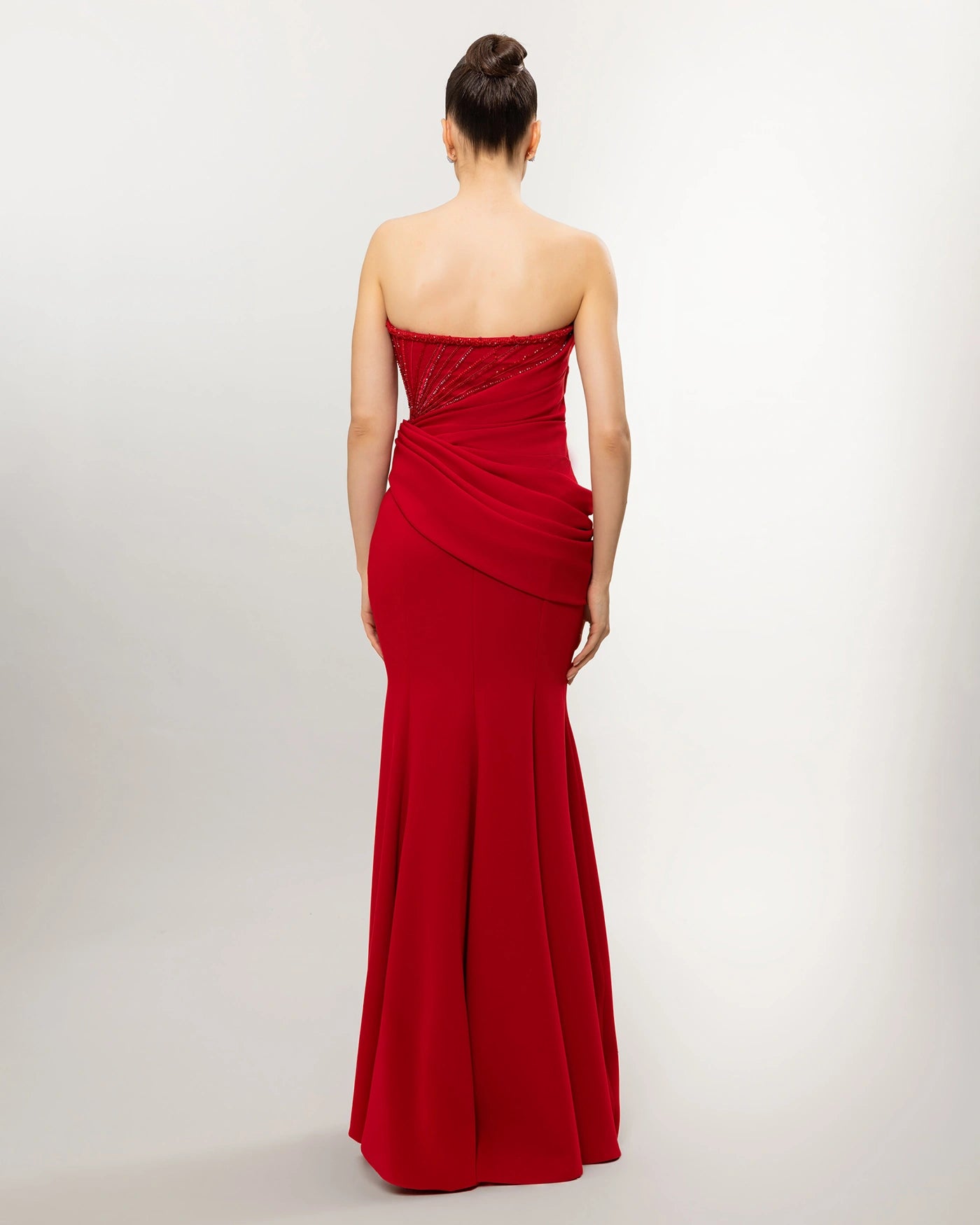 26033-Straplez Taş İşlemeli Drapeli Balık Abiye