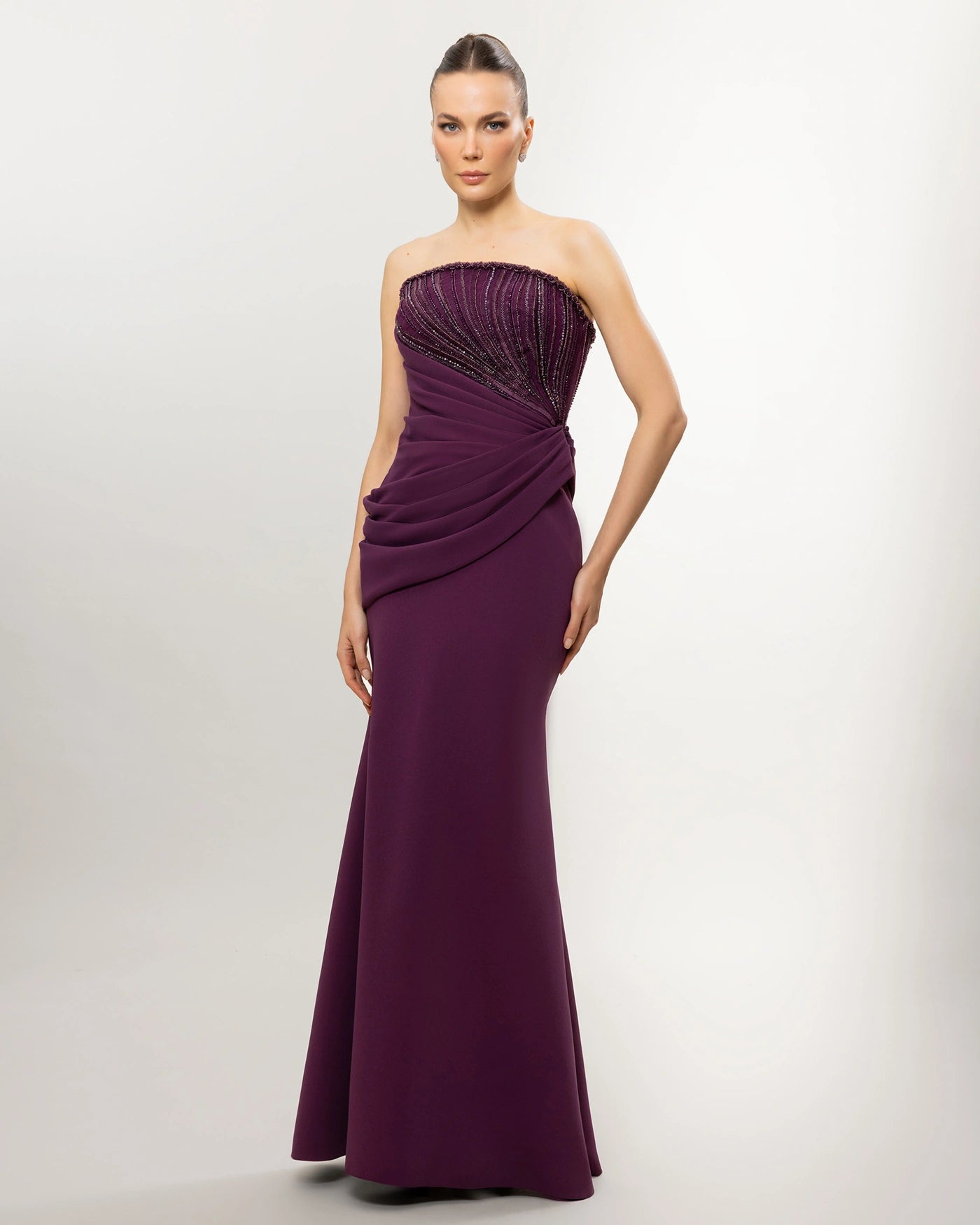 26033-Straplez Taş İşlemeli Drapeli Balık Abiye