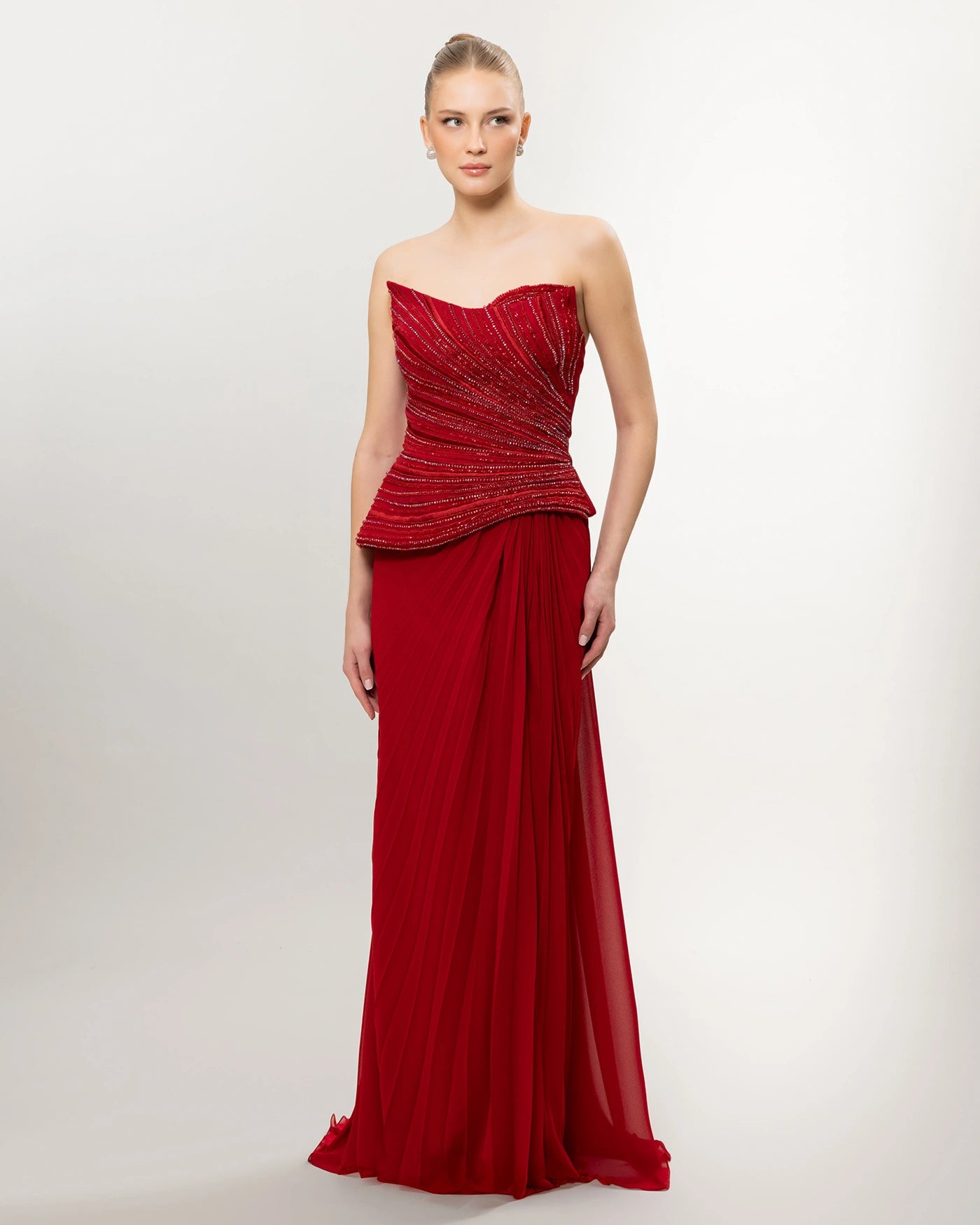 26035-Straplez Peplum Detaylı Yırtmaçlı Abiye Elbise