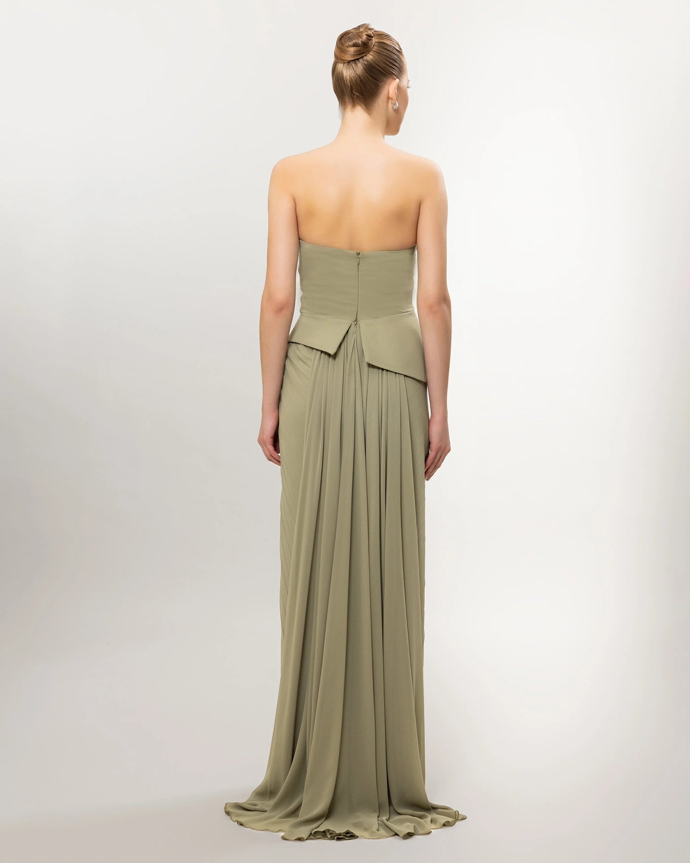 26035-Straplez Peplum Detaylı Yırtmaçlı Abiye Elbise