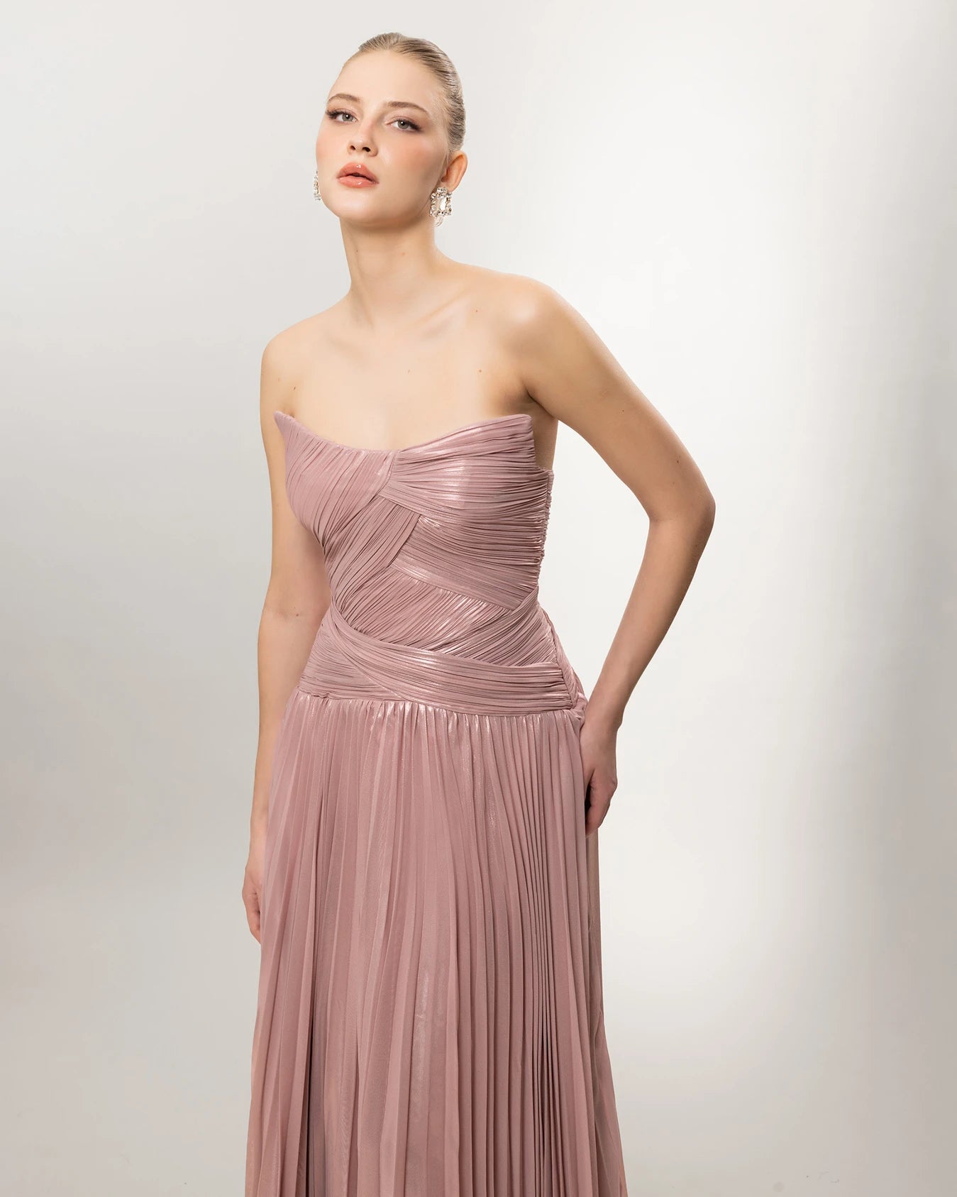 26040-Straplez Drapeli Kloş Uzun Abiye Elbise