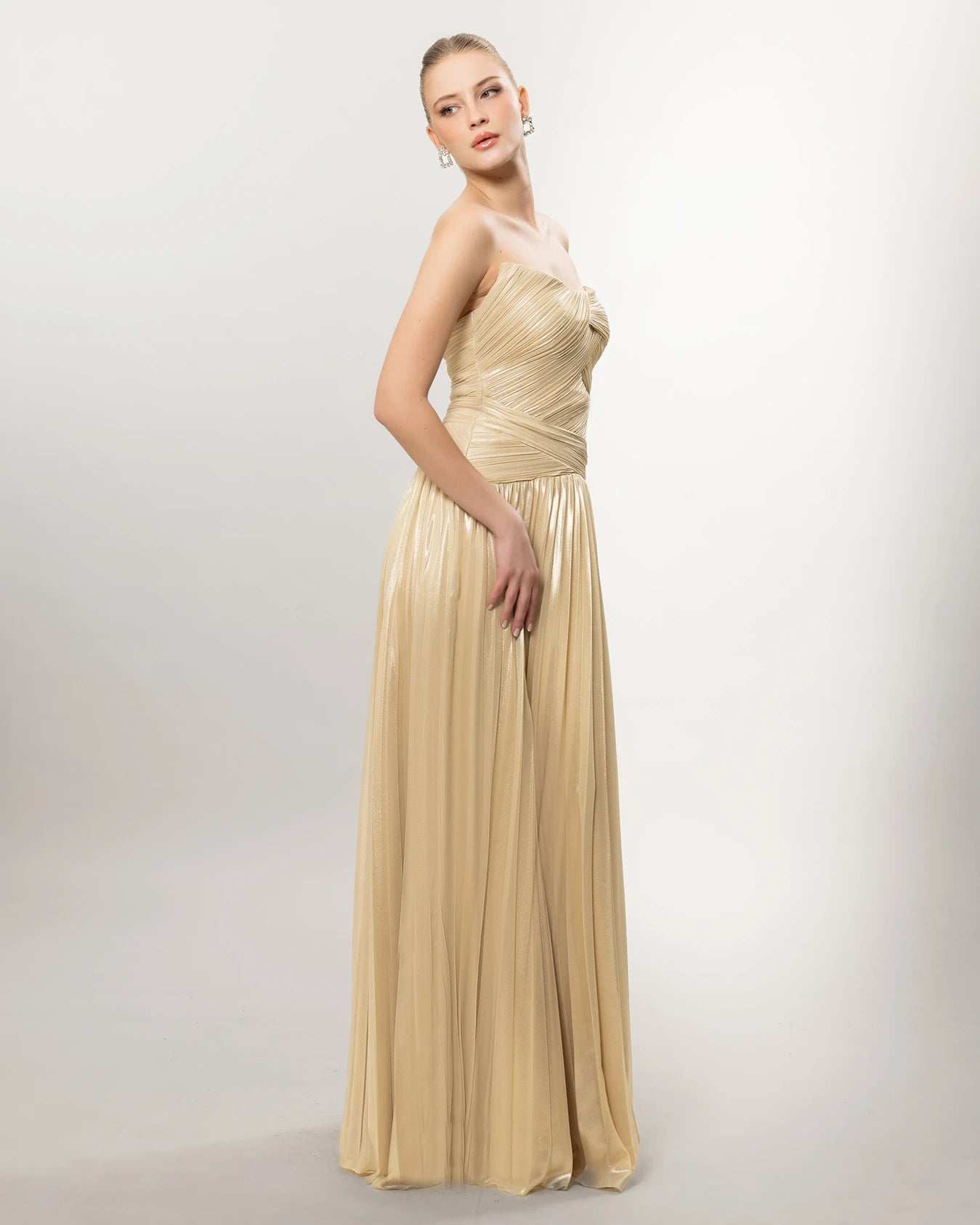 26040-Straplez Drapeli Kloş Uzun Abiye Elbise