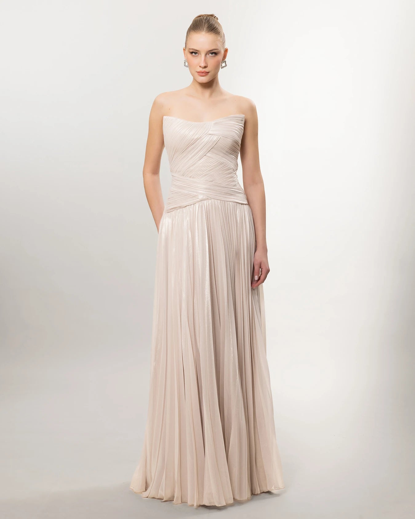 26040-Straplez Drapeli Kloş Uzun Abiye Elbise