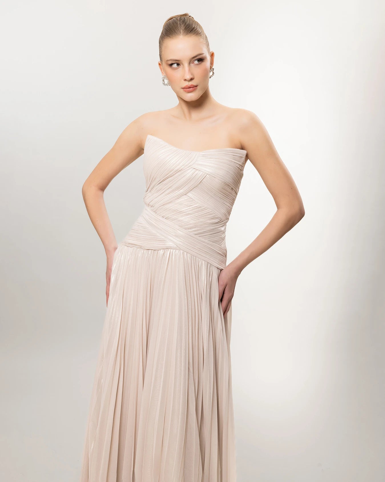 26040-Straplez Drapeli Kloş Uzun Abiye Elbise