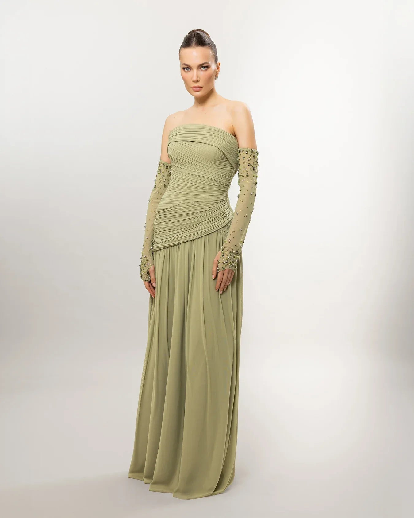 26050-Eldiven Detaylı Straplez Drapeli Uzun Abiye Elbise - Kenzel