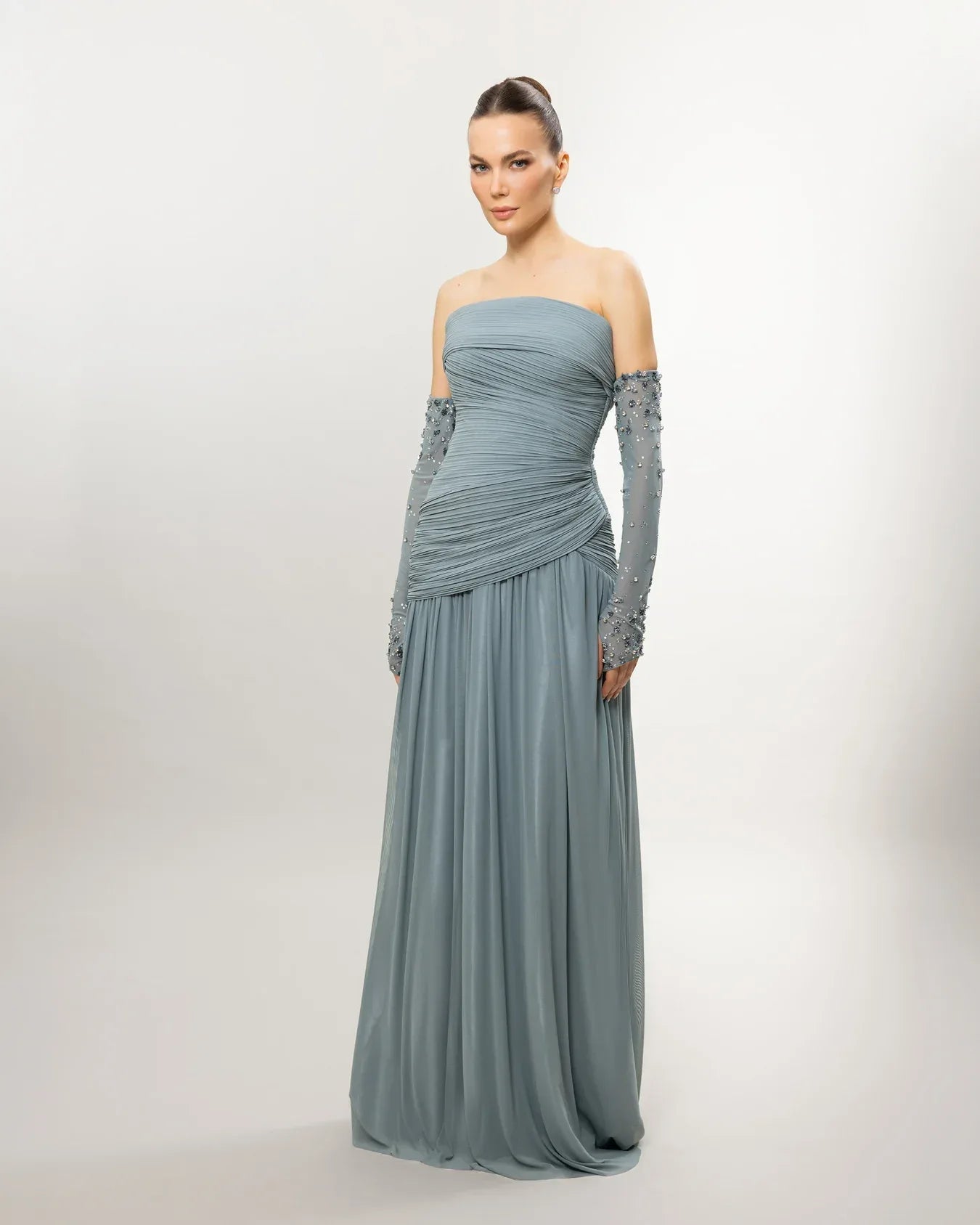 26050-Eldiven Detaylı Straplez Drapeli Uzun Abiye Elbise - Kenzel