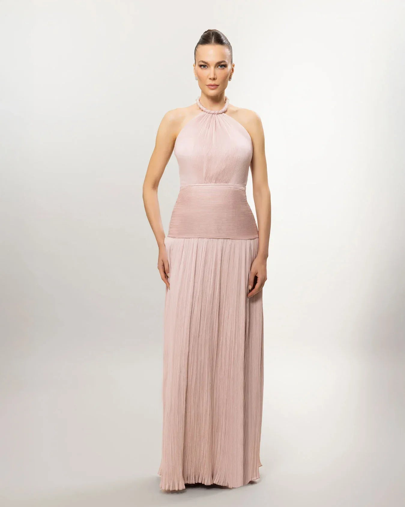 26066-Boyundan Bağlamalı Piliseli Yırtmaçlı Abiye Elbise - Kenzel