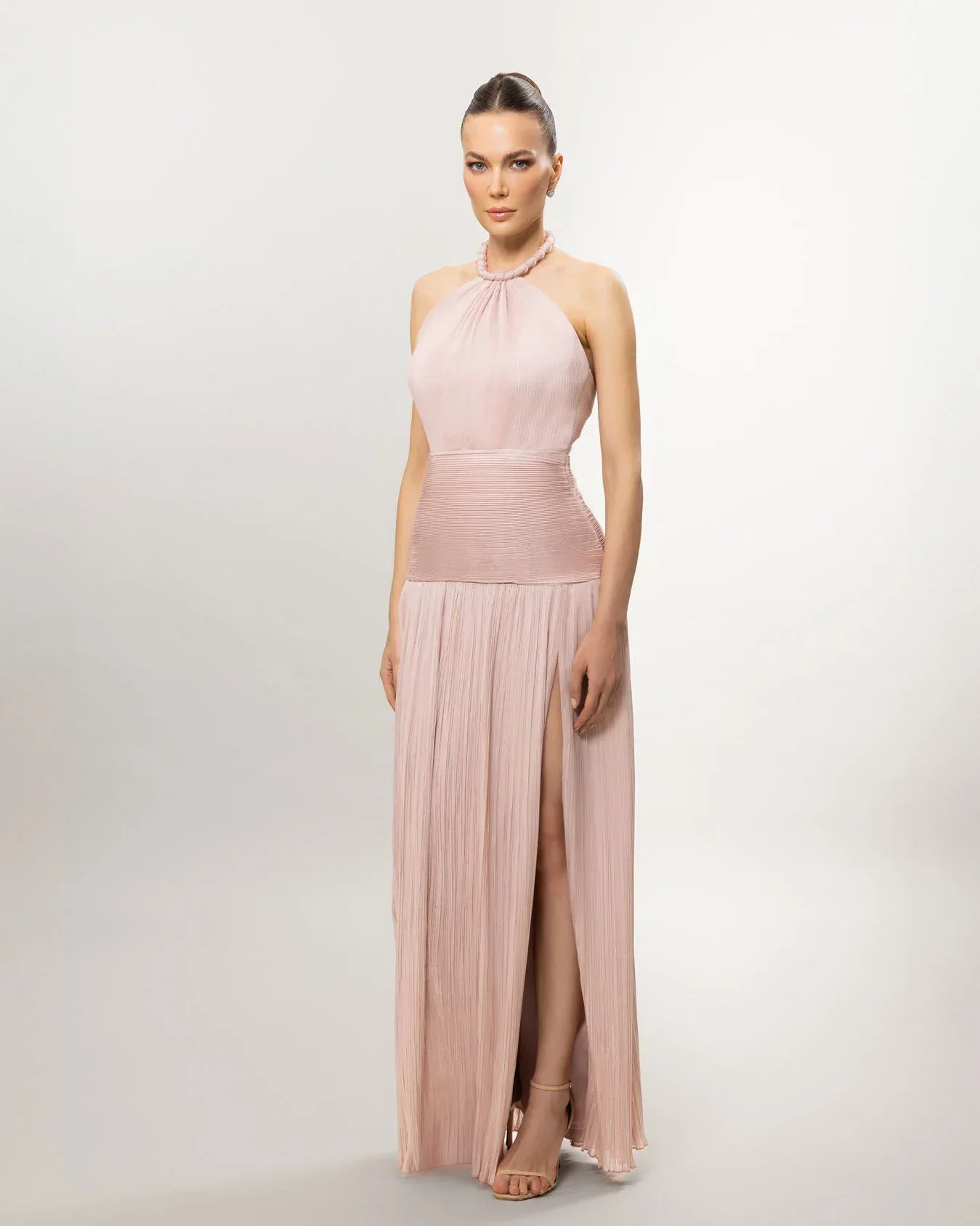 26066-Boyundan Bağlamalı Piliseli Yırtmaçlı Abiye Elbise - Kenzel