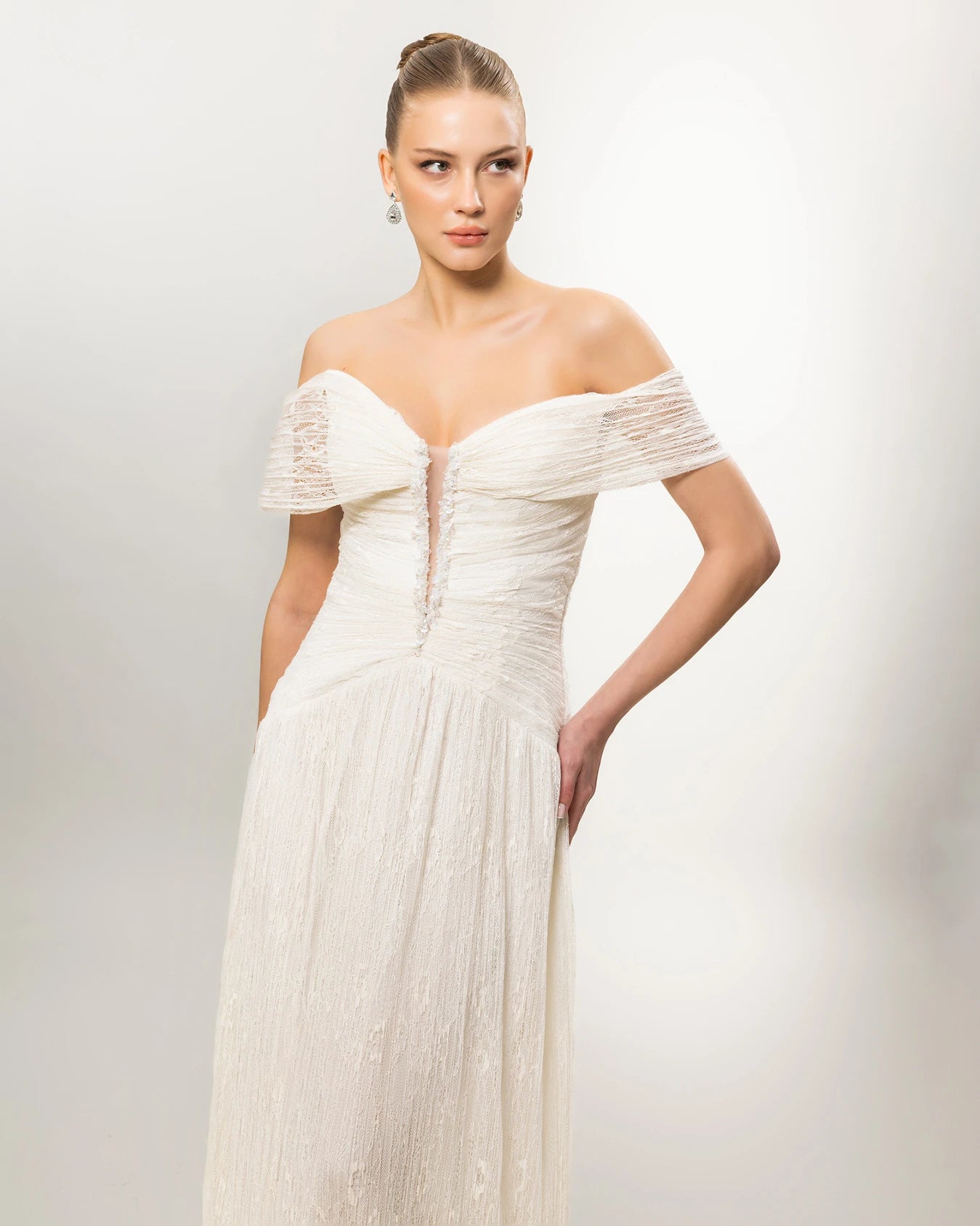 26071-Romantik Dantel Detaylı Düşük Omuz Uzun Abiye Elbise