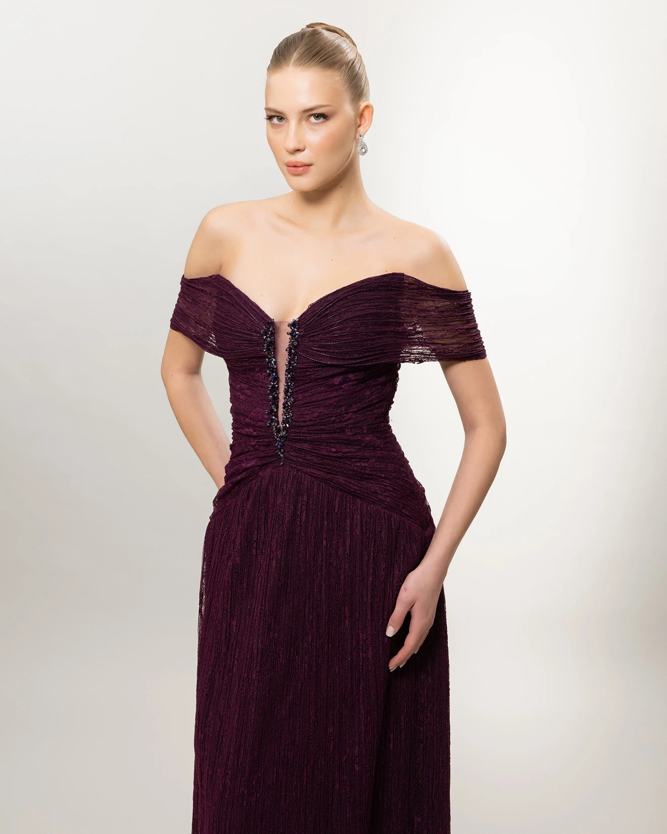 26071-Romantik Dantel Detaylı Düşük Omuz Uzun Abiye Elbise