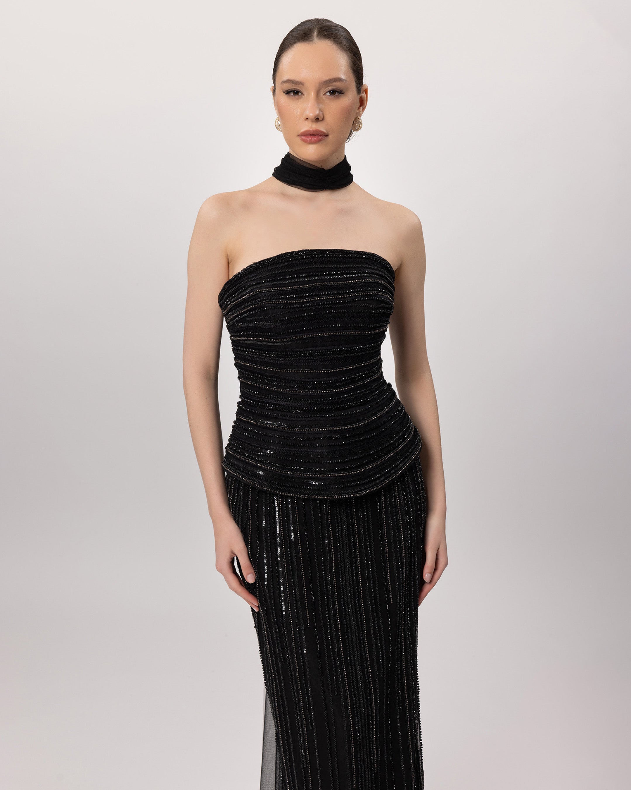 26076-Straplez Peplum Detaylı Boncuk İşlemeli Uzun Abiye