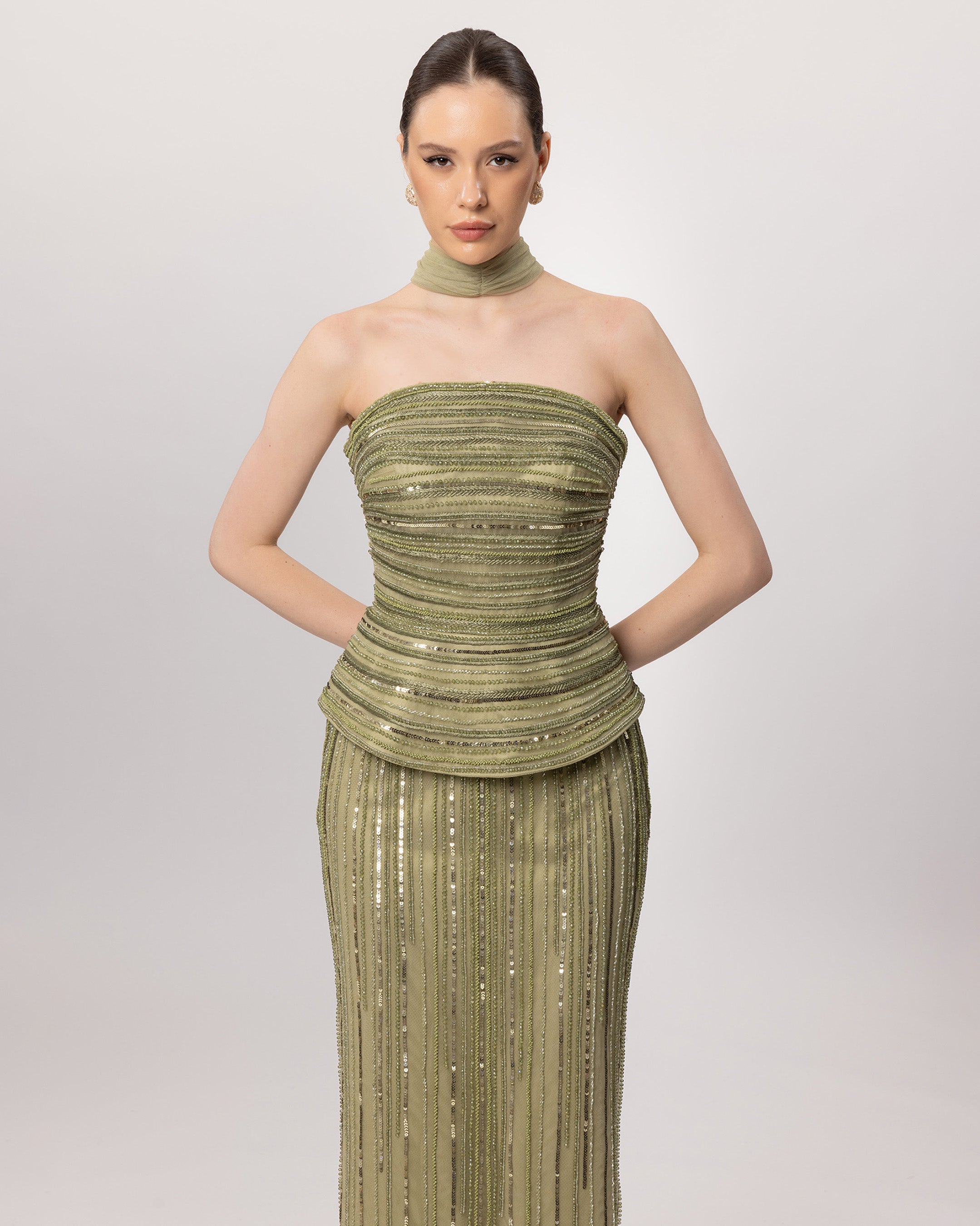 26076-Straplez Peplum Detaylı Boncuk İşlemeli Uzun Abiye