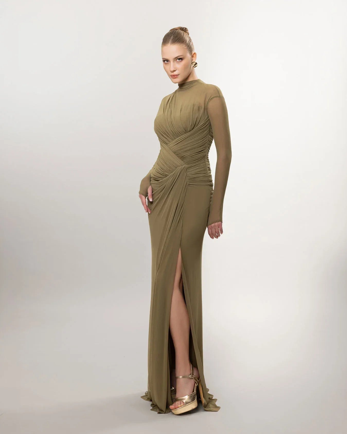 26080-Uzun Kollu Yırtmaçlı Drapeli Uzun Abiye Elbise - Kenzel